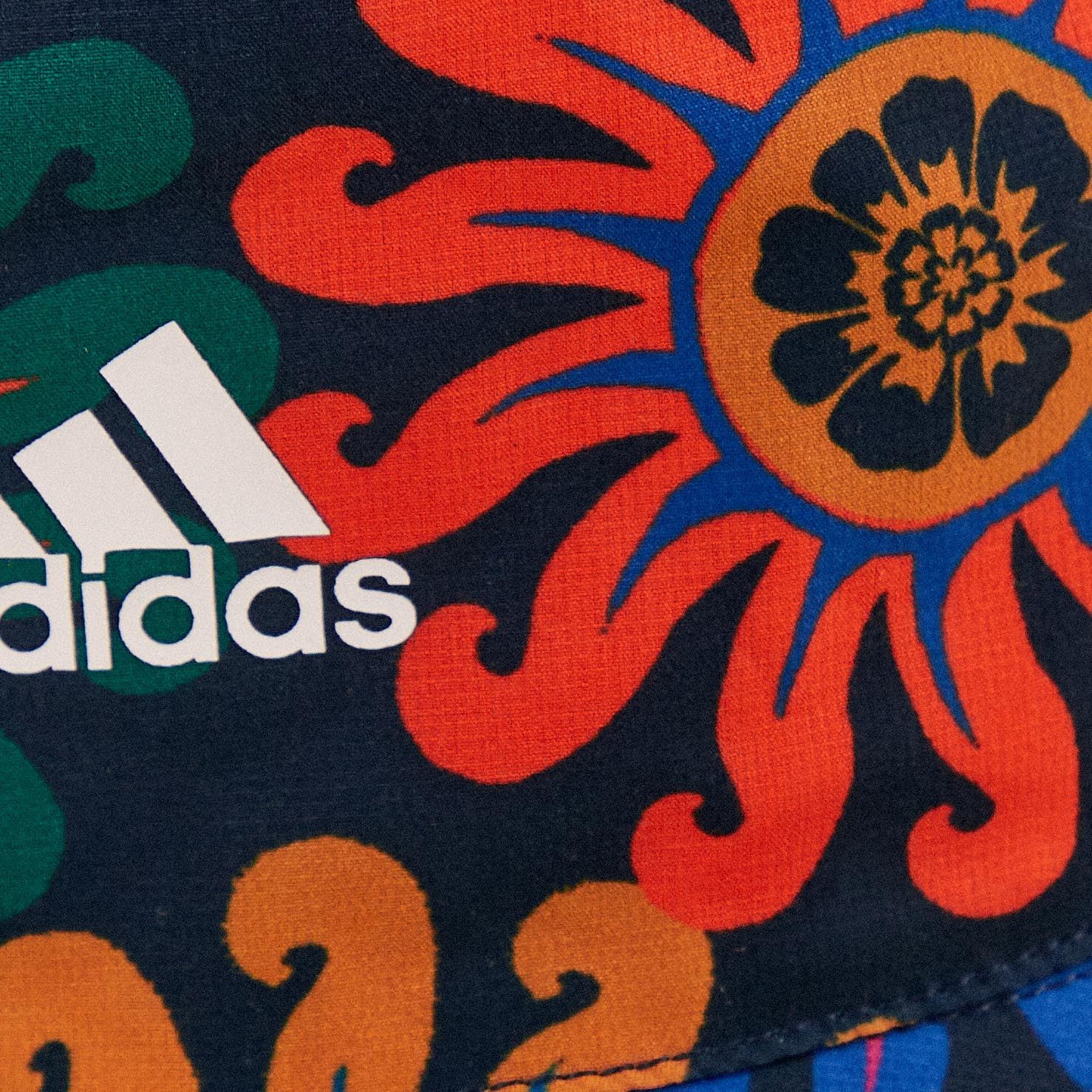 315744_0202_10-BUCKET-HAT-ADIDAS-ESTAMPADO-SUNNY-DAY-INDIGO
