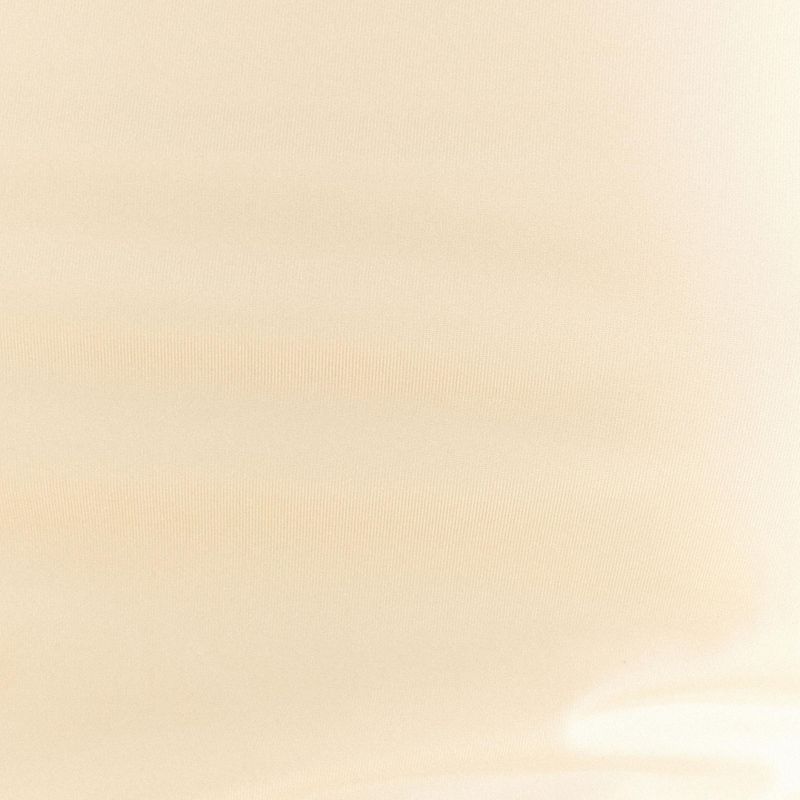 Acercamiento-de-la-tela-beige-del-top-recto-con-fruncido.