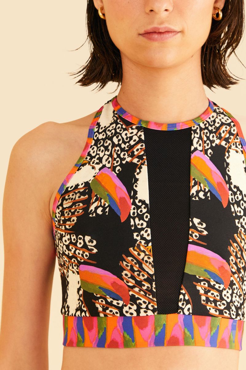 Detalle-del-escote-halter-del-top-estampado.
