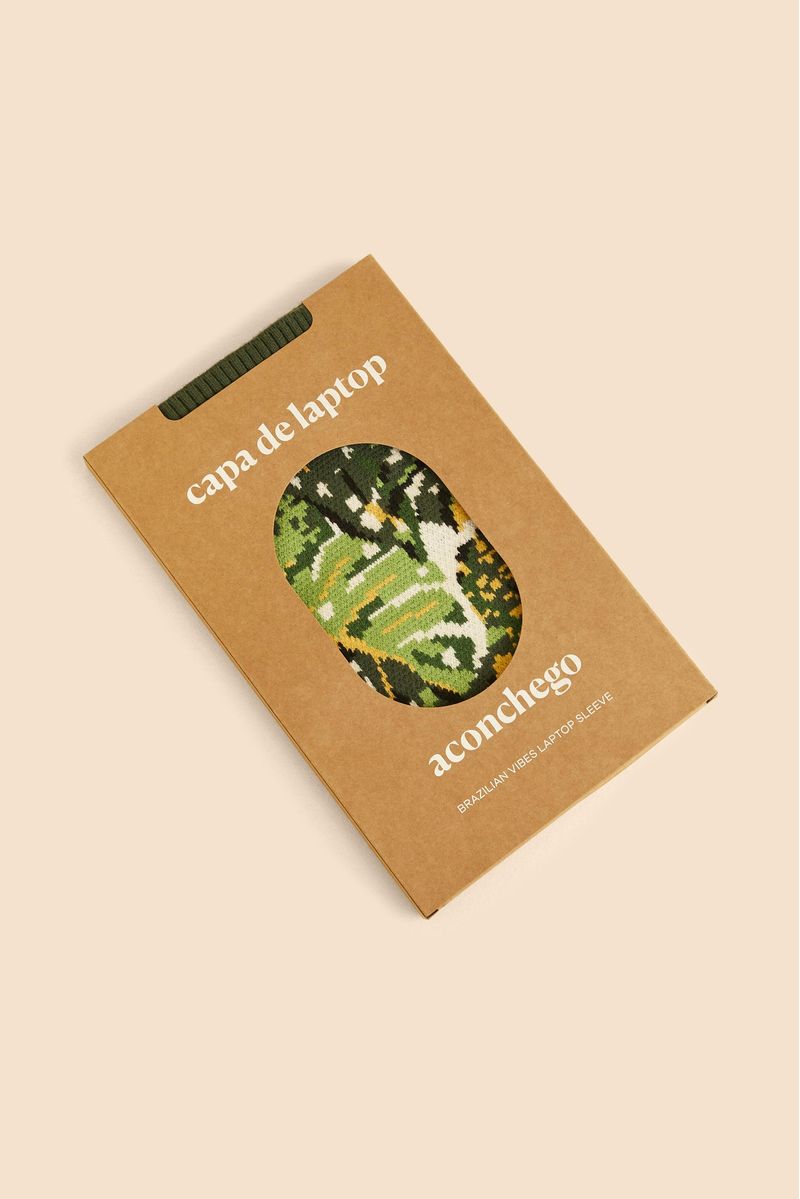 Empaque-de-la-funda-para-laptop-con-diseño-tropical-y-detalles-del-producto.