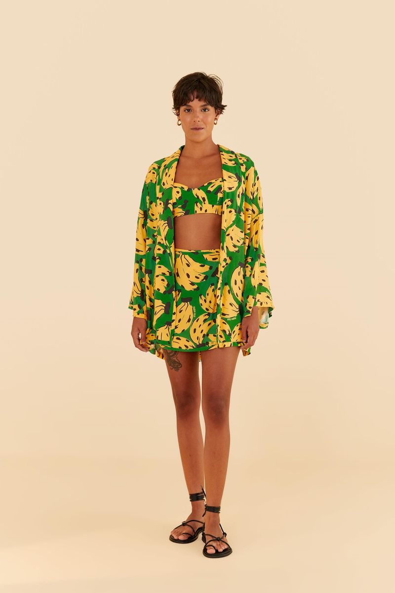 Conjunto-con-top-y-shorts-decorados-con-bananas-vista-frontal.