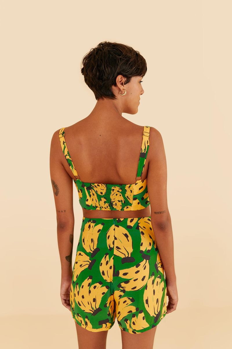 Vista-posterior-del-top-decorado-con-bananas.