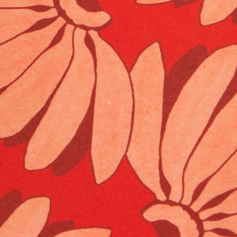 Imagen-de-un-traje-de-baño-con-estampado-floral-vibrante-en-tonos-de-rojo-y-rosa.