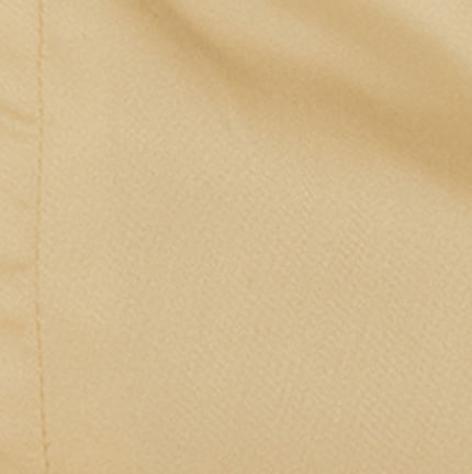 Primer plano de la tela beige del top.