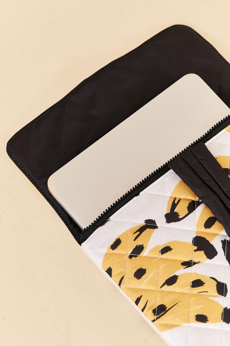 312686_2276_2-CAPA-DE-LAPTOP-15-ESTAMPADA-BOSSA-BANANA.jpg