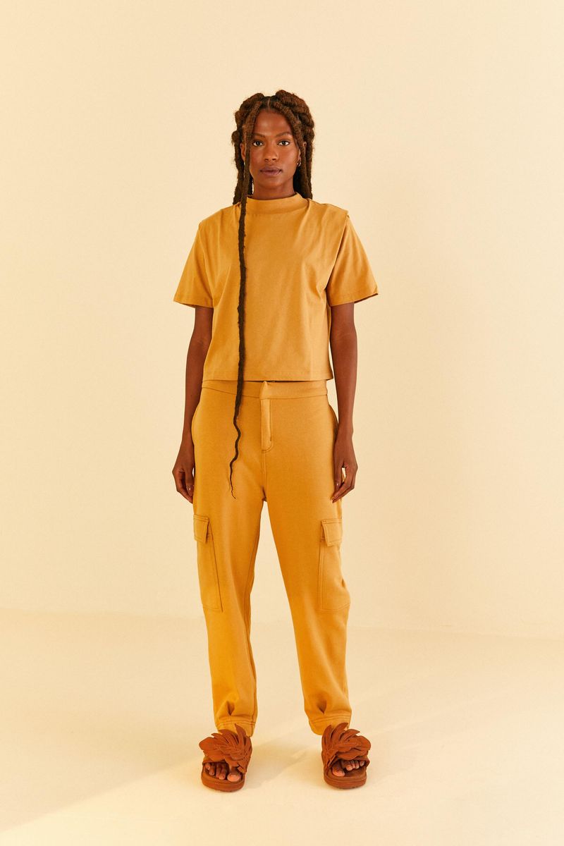 Blusa-solida-con-hombreras-y-mangas-cortas-vista-completa.