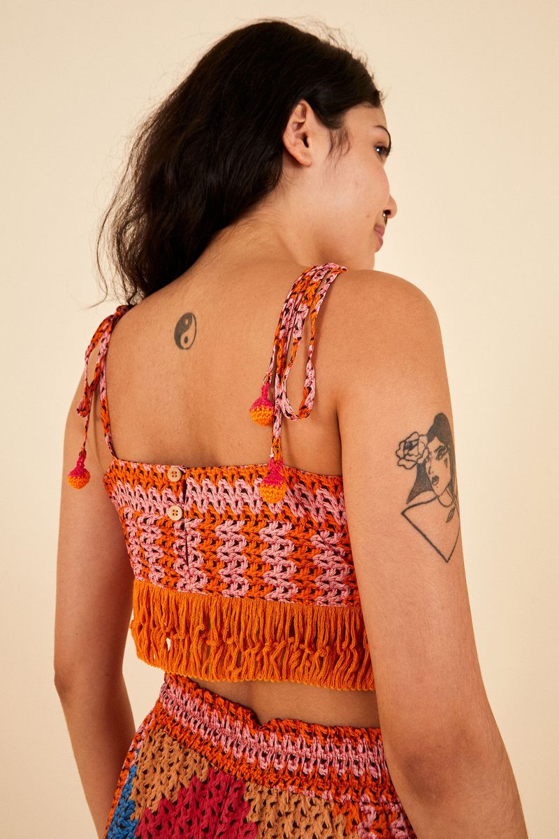 307406_20038_4-BLUSA-CROPPED-FRANJA-ESTAMPADA-BORDA-COR.jpg