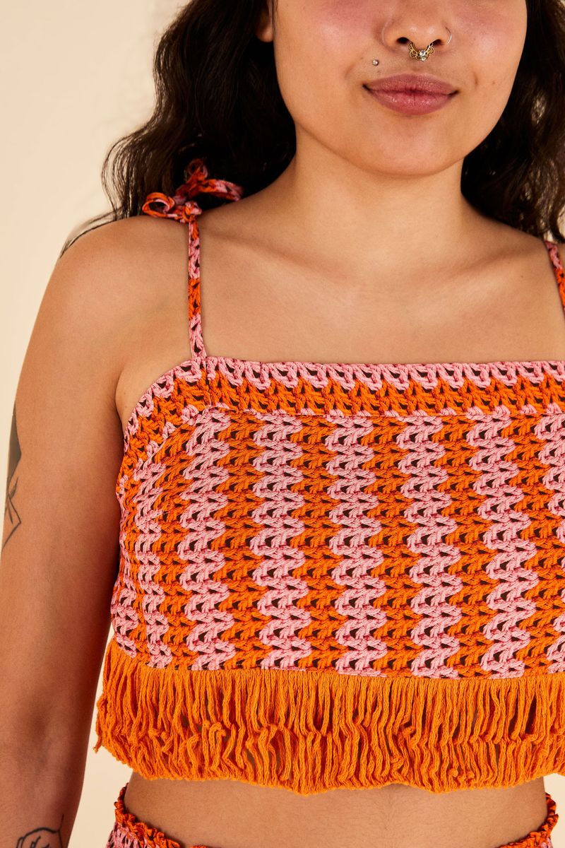 307406_20038_2-BLUSA-CROPPED-FRANJA-ESTAMPADA-BORDA-COR.jpg