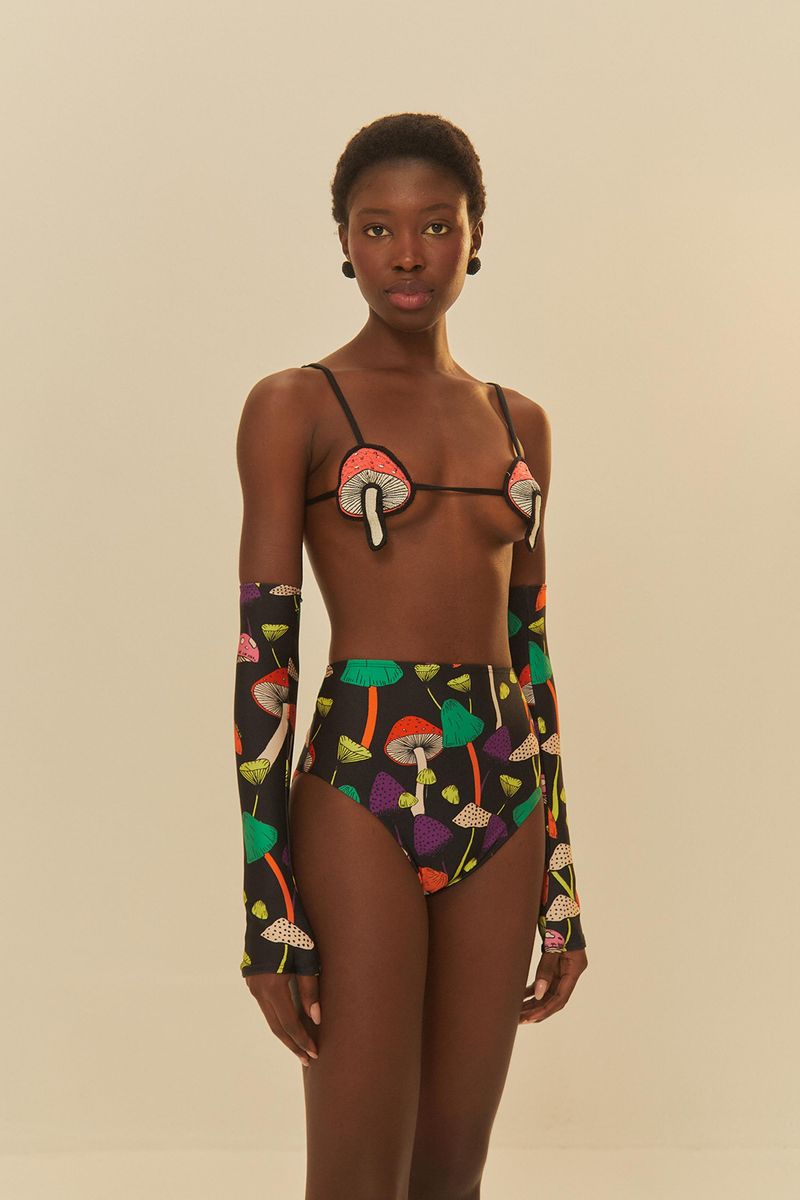 Traje-tropical-con-corte-comodo-y-sofisticado.