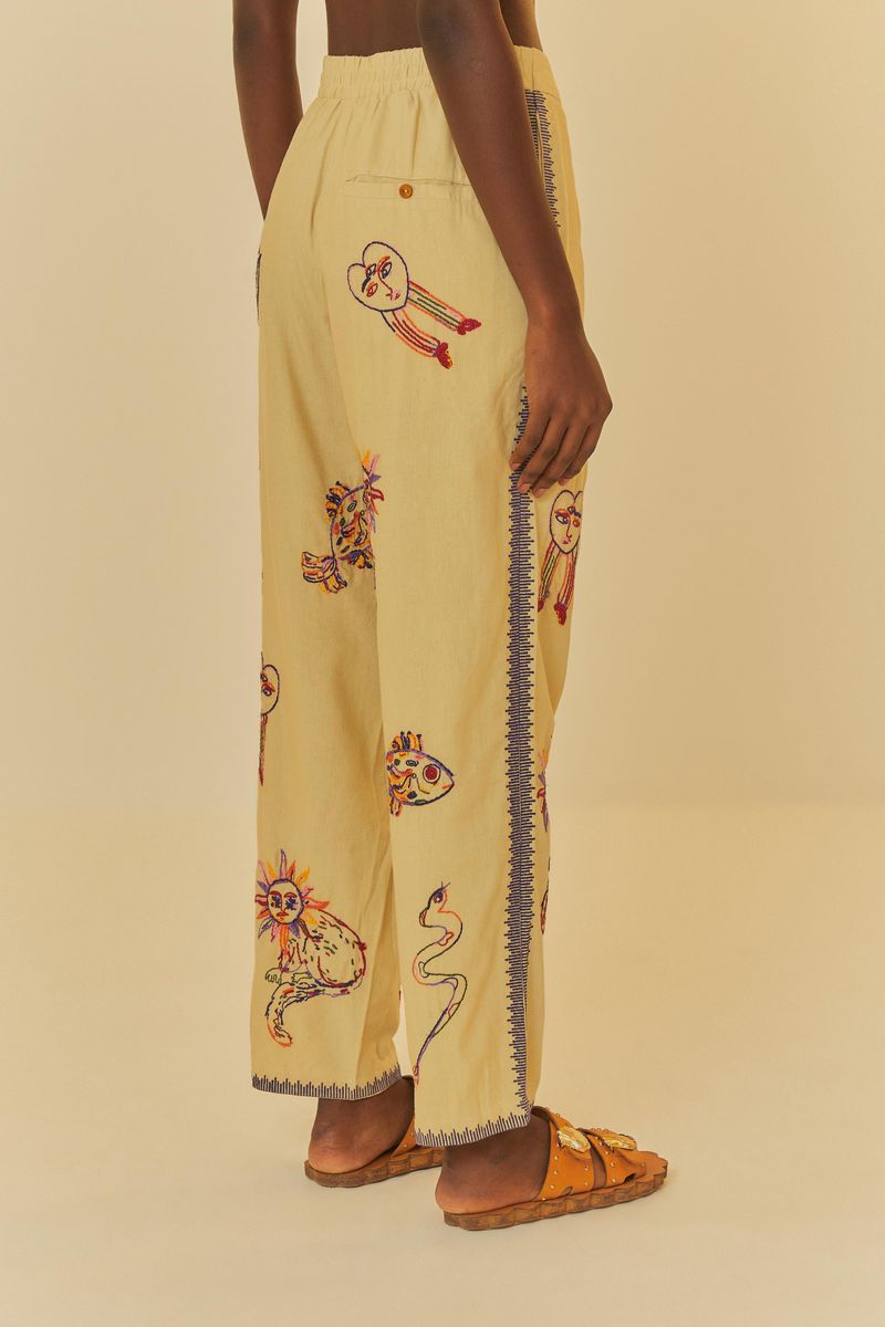 Vista-trasera-del-pantalon-con-bordados-artisticos