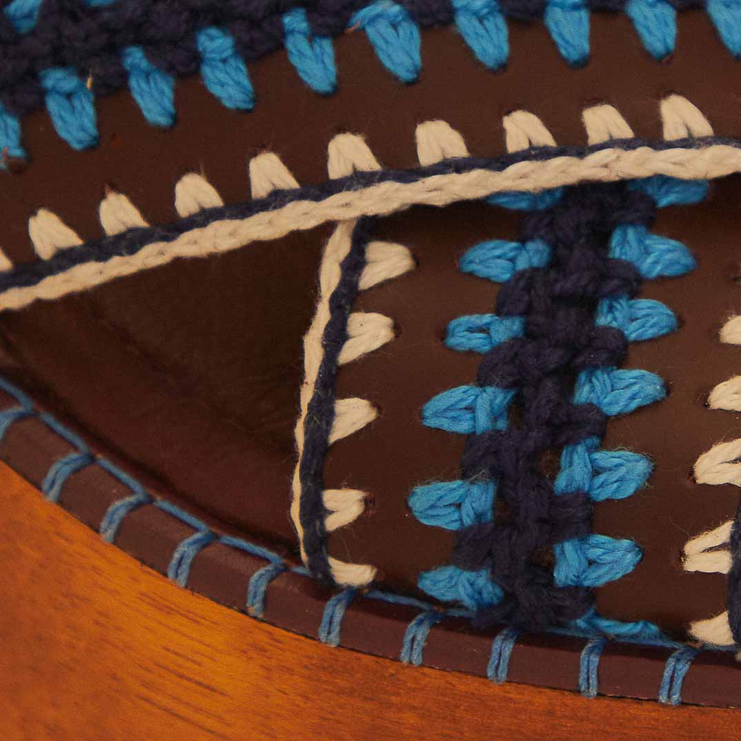 Detalle de la suela de madera del sand clog.