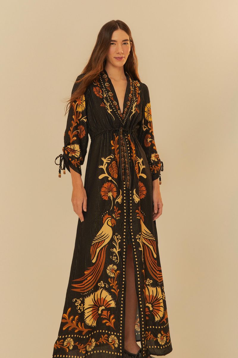 Vestido-largo-estampado-con-detalles-florales-y-de-aves-con-mangas-ajustables-y-escote-en-V.