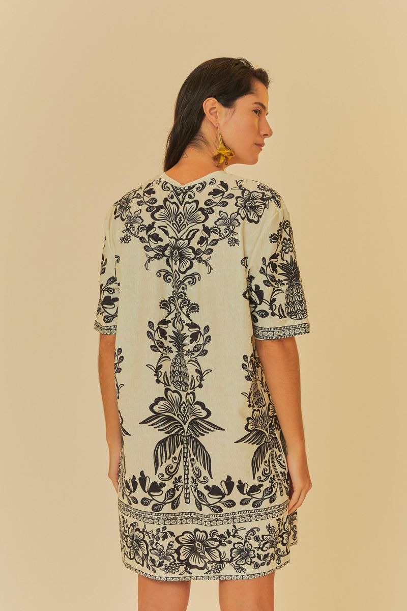 Vista trasera del vestido con estampado original.