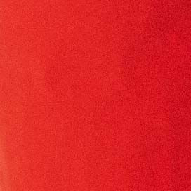 Detalle-del-dobladillo-plegado-del-pantalon-rojo.