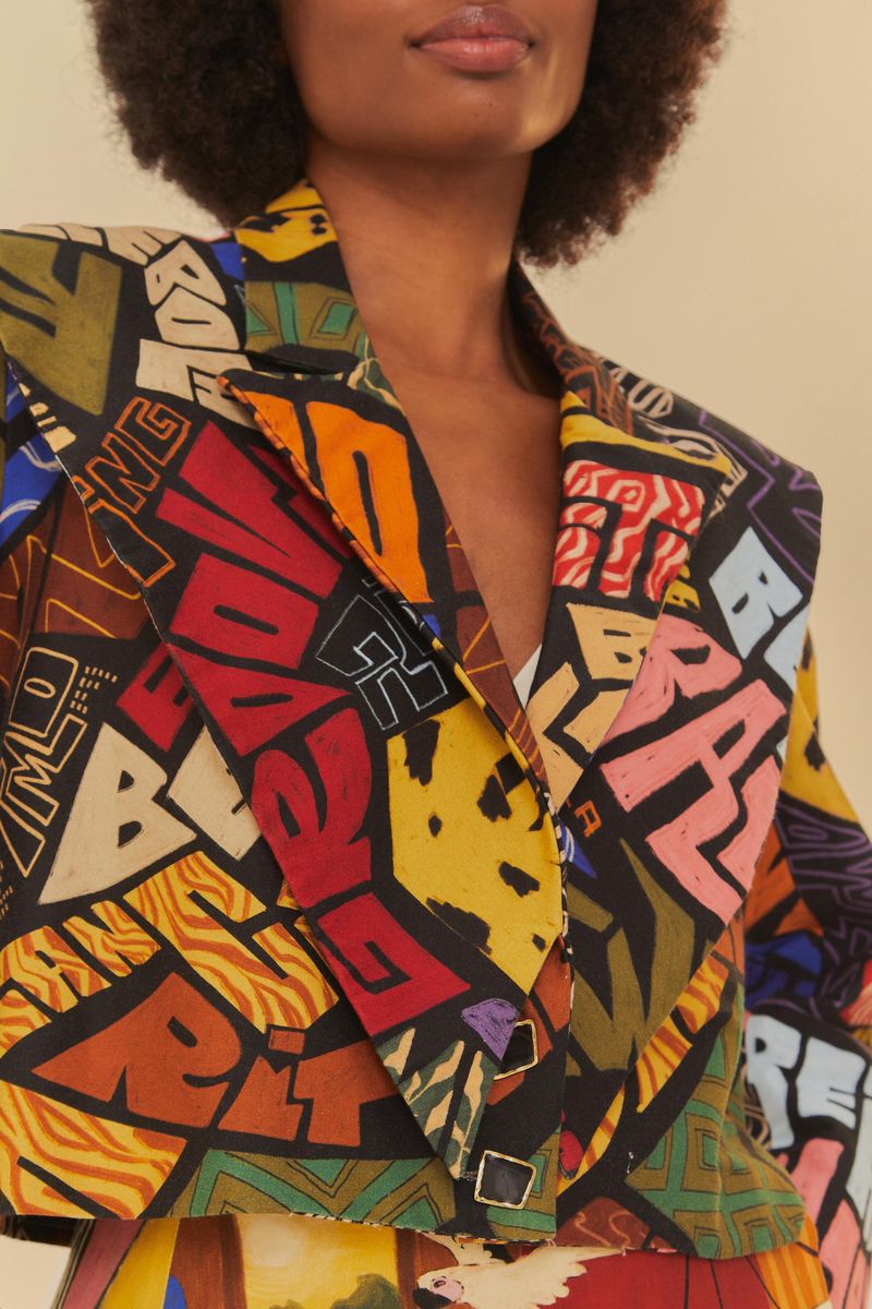 Detalle-del-estampado-tipografico-del-blazer.