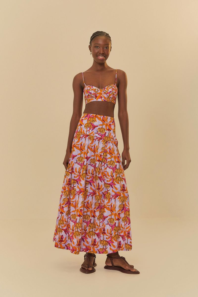 Conjunto-de-top-y-falda-larga-con-estampado-de-patron-tropical.
