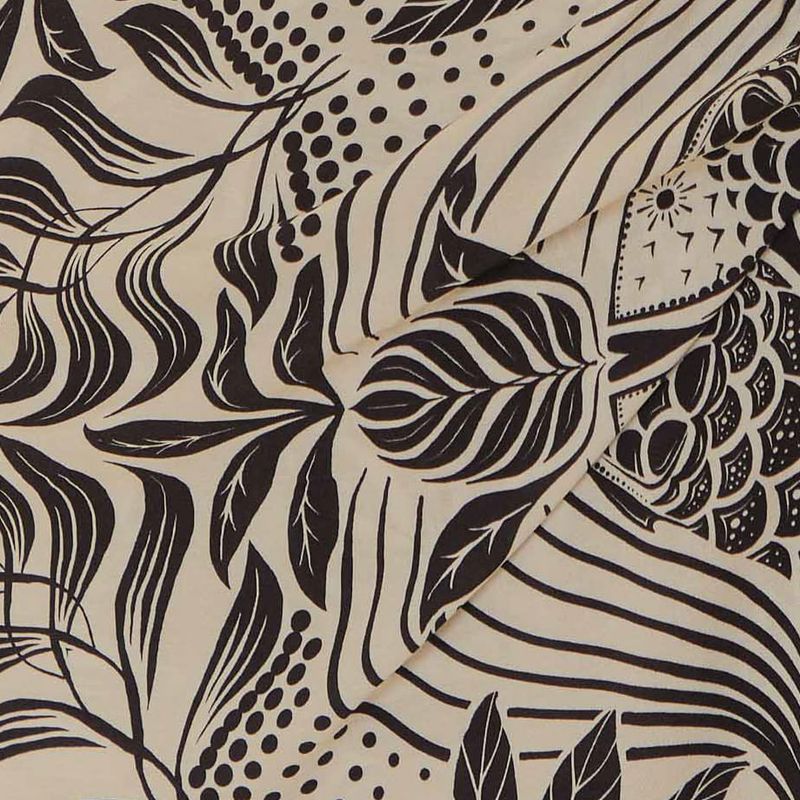 Primer-plano-del-estampado-botanico-en-blanco-y-negro-del-vestido-corto.