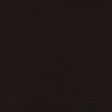 Camiseta-negra-con-barra-recta-y-diseño-moderno.