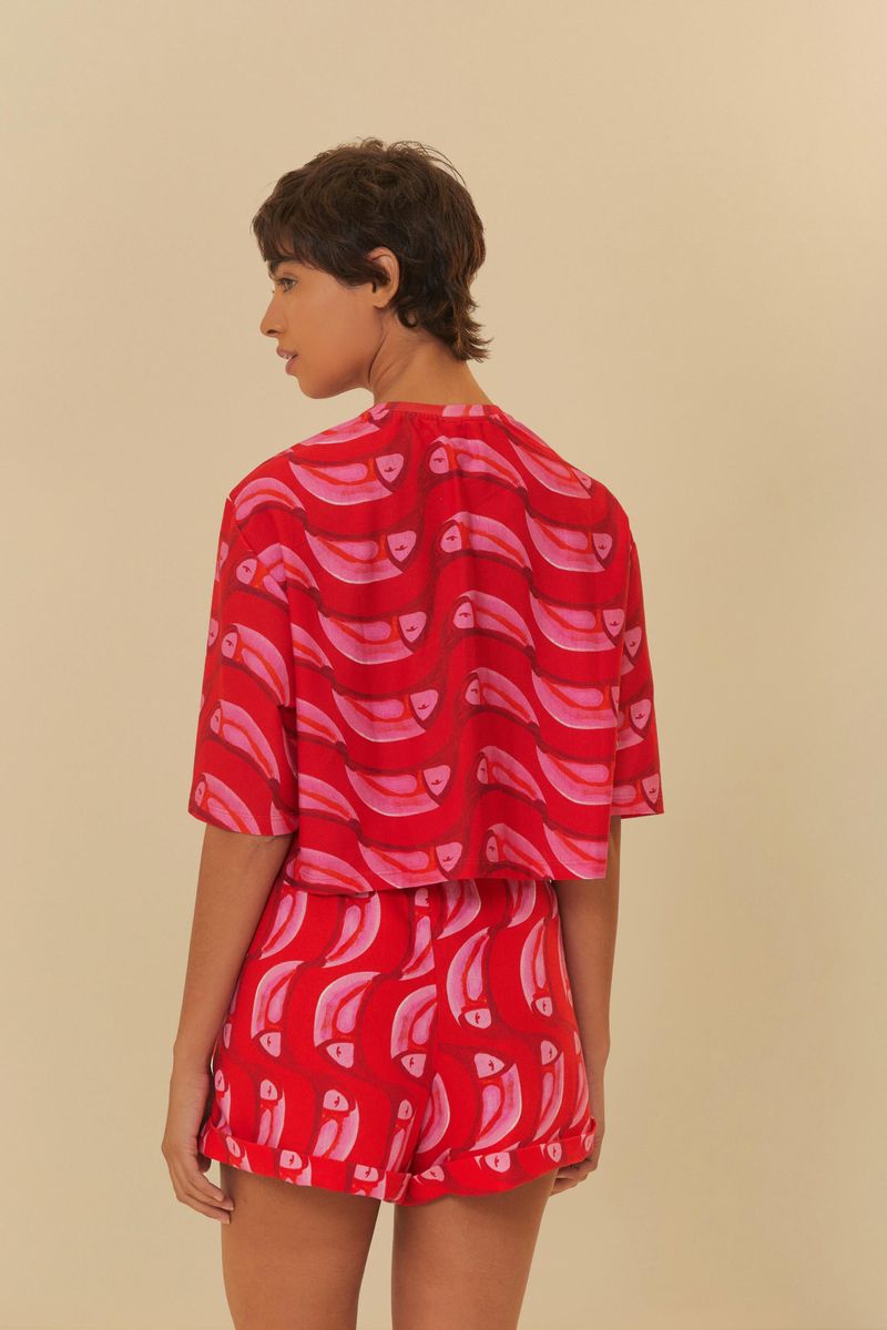 Vista-trasera-del-conjunto-estampado-mostrando-el-diseño-del-short.
