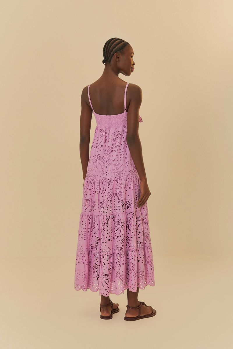 Vista-trasera-del-vestido-lila-con-tirantes-finos-ajustables.