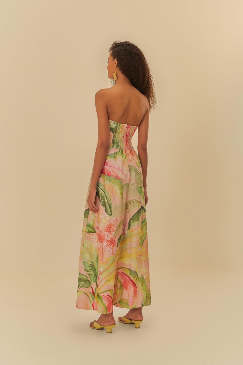 Detalle del diseño frontal del vestido, mostrando el nudo decorativo y el estampado.