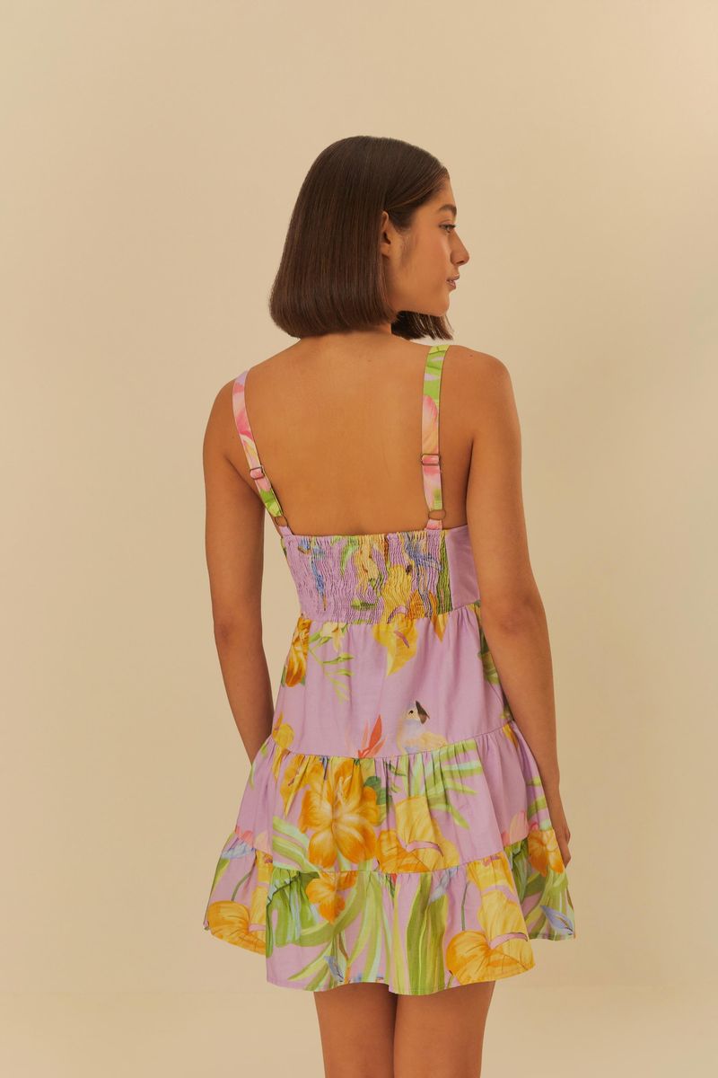 Vista-trasera-del-vestido-mostrando-el-ajuste-elastico-y-el-estampado.