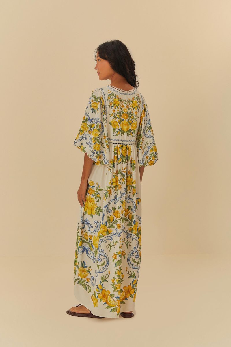 Vista-lateral-del-vestido-estampado-botanico