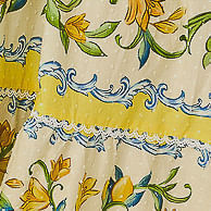 Detalle-del-escote-y-estampado-del-vestido-largo-siciliano-mostrando-el-diseño-y-los-acabados.