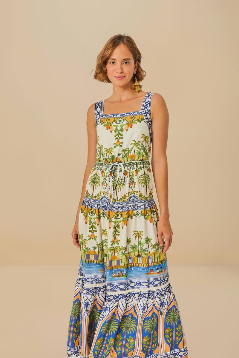 Vista frontal del vestido con detalles del estampado y diseño.