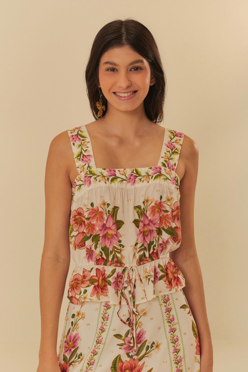 Blusa-cropped-floral-vista-frontal-con-detalles-vibrantes.