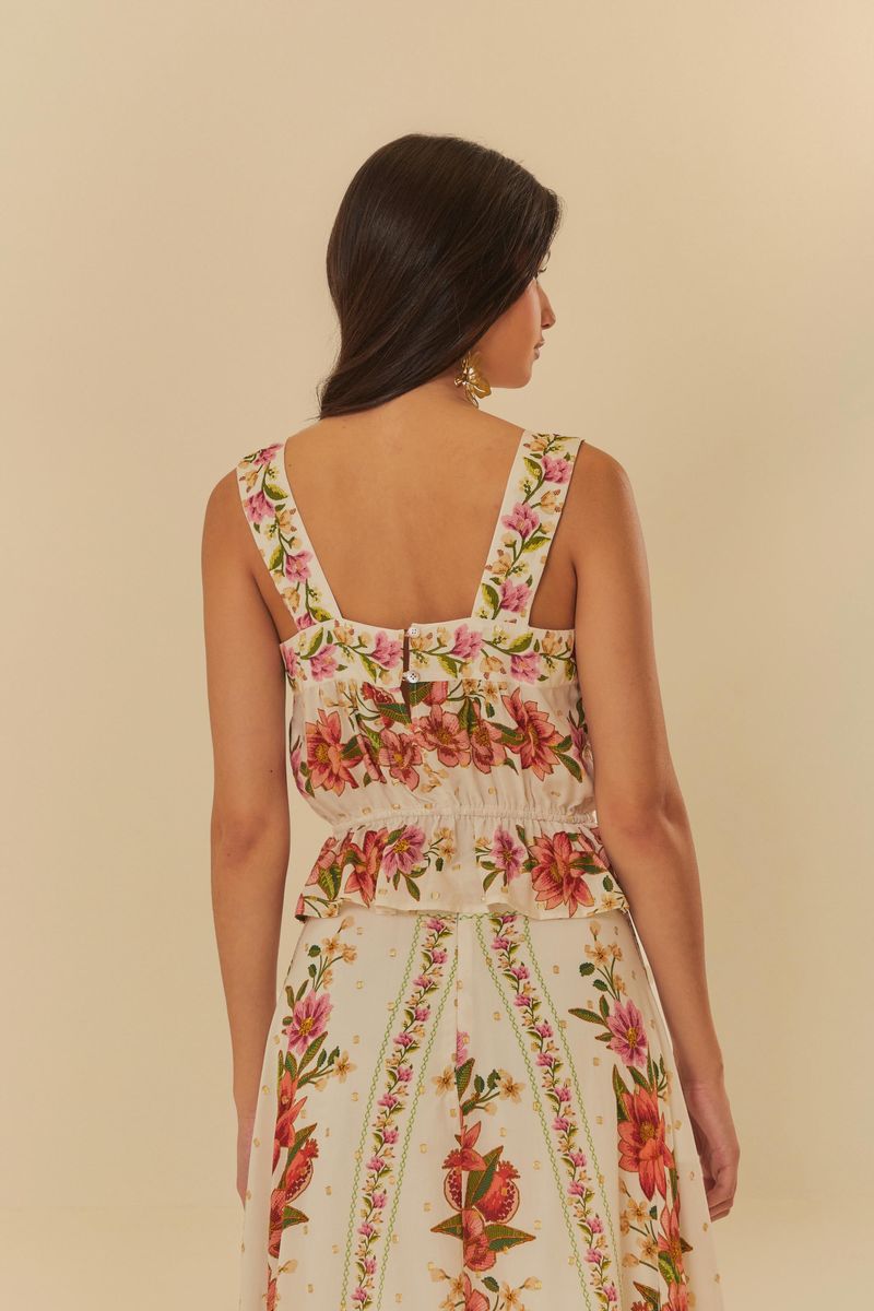 Vista-trasera-de-la-blusa-cropped-floral-mostrando-el-diseño.