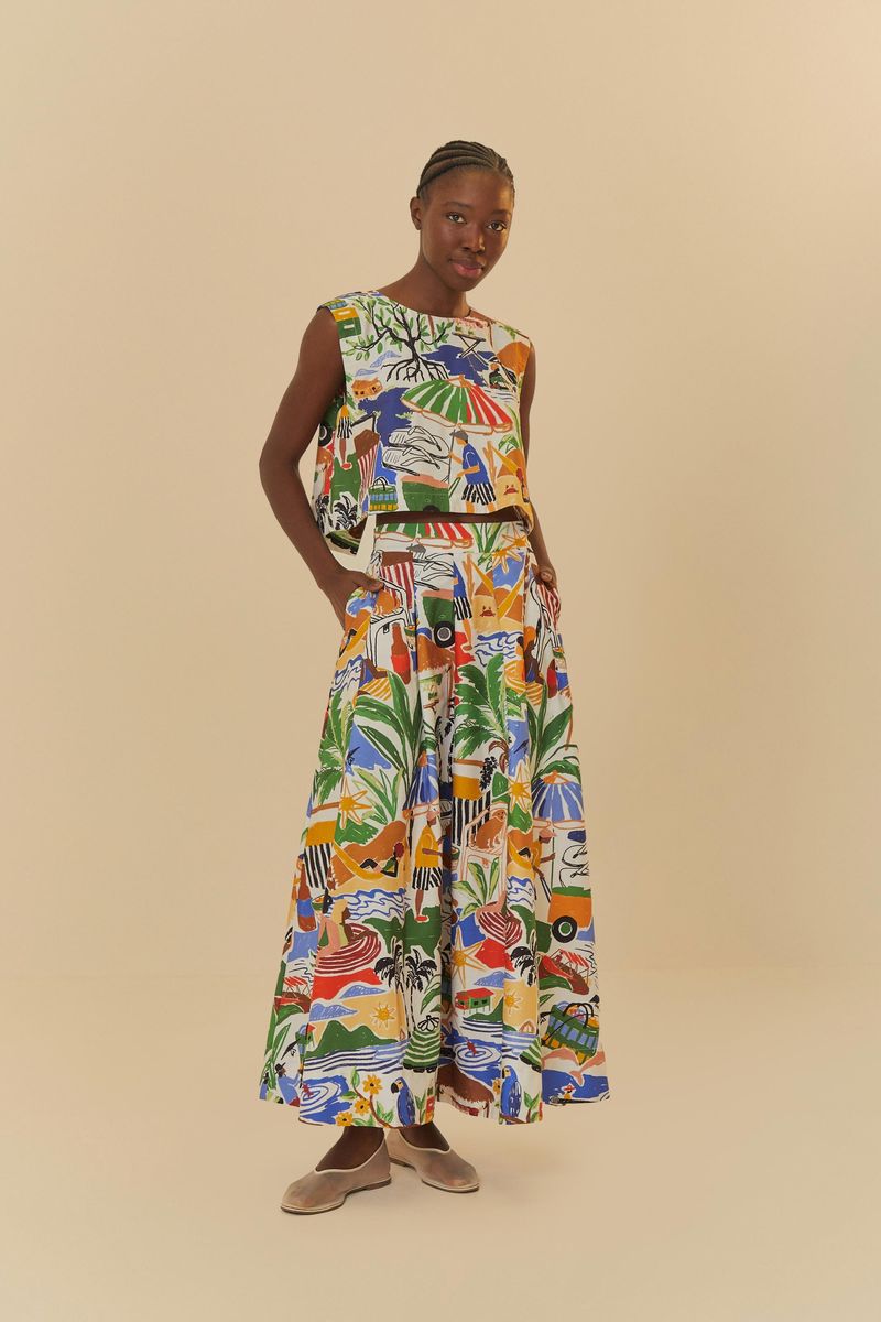 Imagen de un pantalón largo estampado con diseño tropical, vista frontal.