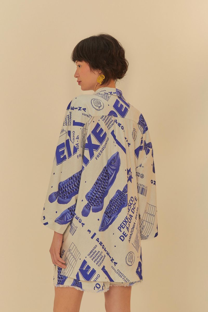 Blazer con estampado temático de pez fresco, detalle del estampado.