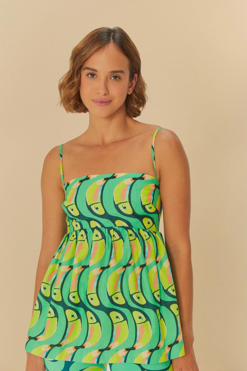 Blusa-Alcinhas-Tucabacana-Verde-vista-de-frente-con-estampado-tropical-de-tucanes.