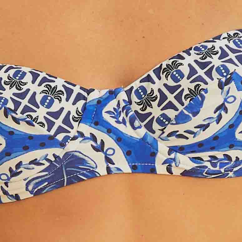 333261_49020_10-BIQUINI-MEIA-TACA-LOCALIZADO-ESTAMPADO-MANIA-DE-AZULEJO