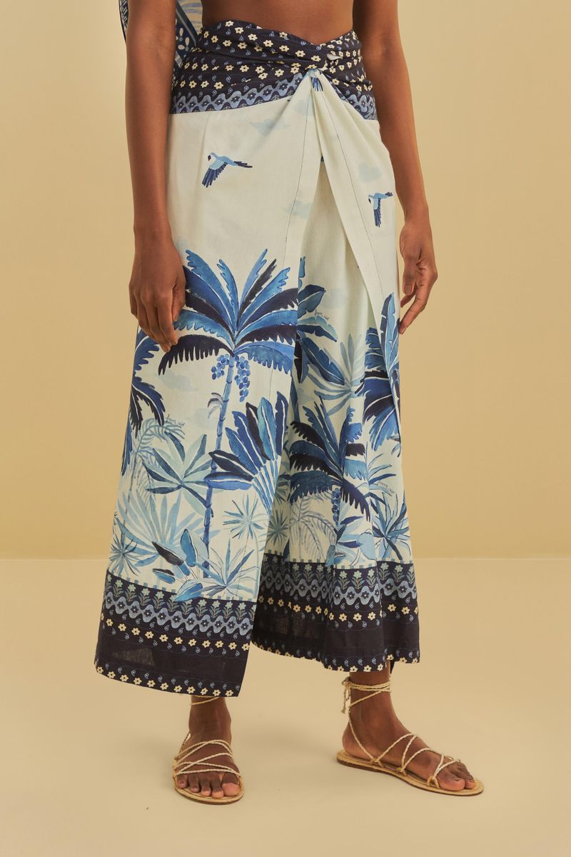 Detalle de la cintura alta con amarre del pantalón localizado Cielo Tropical.