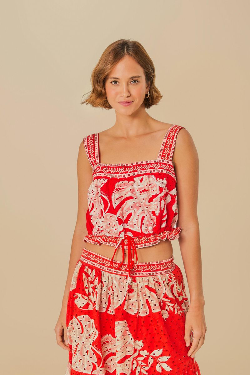 Blusa Folha de Encaje vista de frente, destacando los detalles en encaje y el diseño elegante.