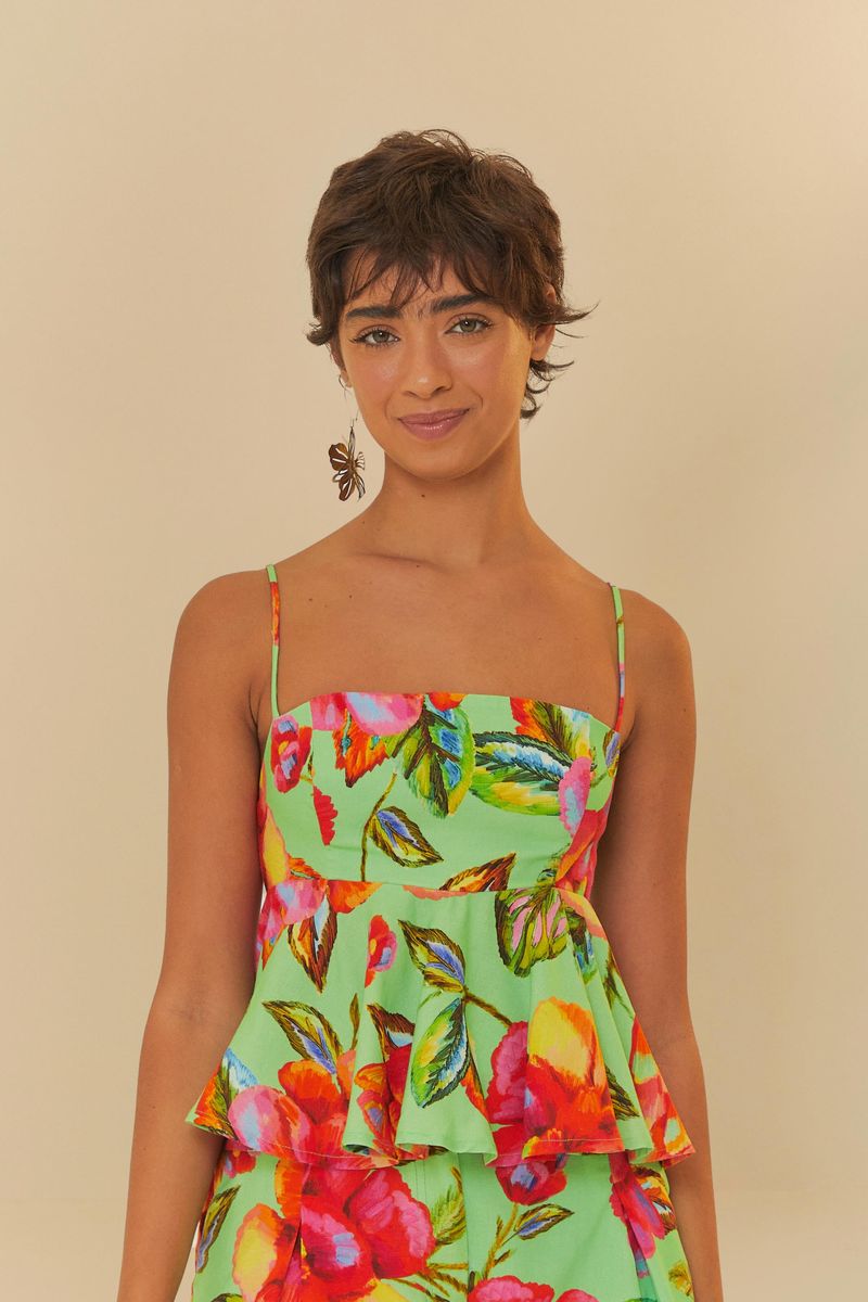 Blusa-de-alca-con-estampado-floral-tropical-vista-de-frente-destacando-el-diseño-vibrante.