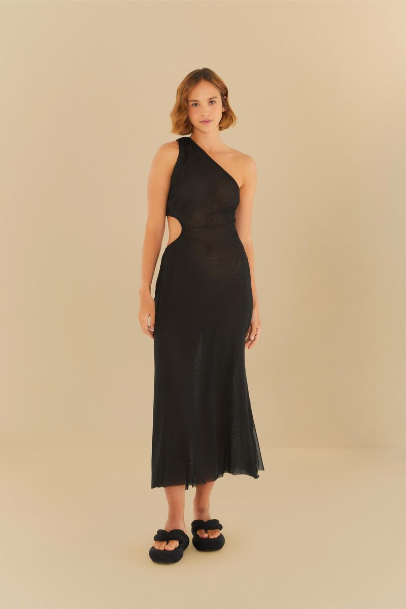Vestido-negro-de-tul-con-diseño-asimetrico-y-recortes-laterales-visto-de-frente.