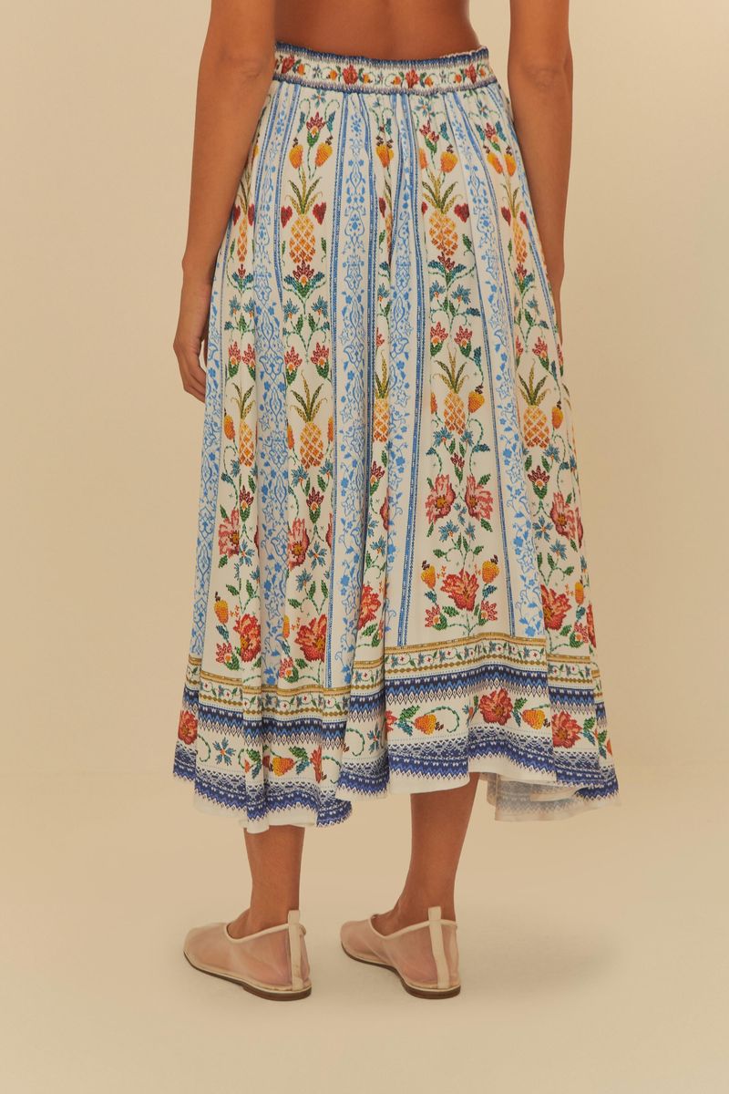 Falda Godé Azira con estampado floral y botánico, detalle del estampado vibrante.