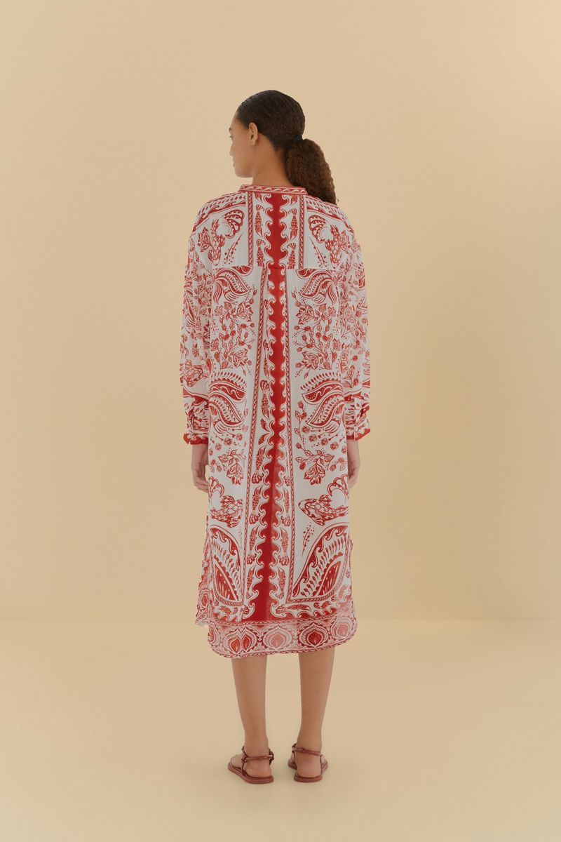 Vista-lateral-de-la-Camisa-Chemise-Paseo-del-Rio-con-estampado-botanico-en-rojo.