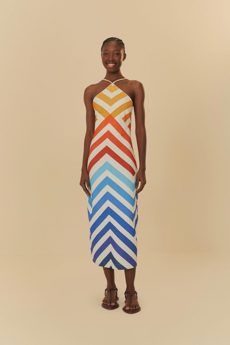 Vista-trasera-del-vestido-mostrando-el-diseño-de-los-tirantes-y-el-estampado-chevron-que-se-extiende-hasta-el-borde.
