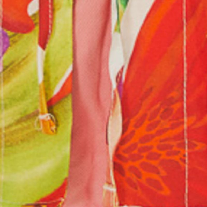 Close-up-del-estampado-floral-tropical-de-la-Blusa-Artsy-Floral.