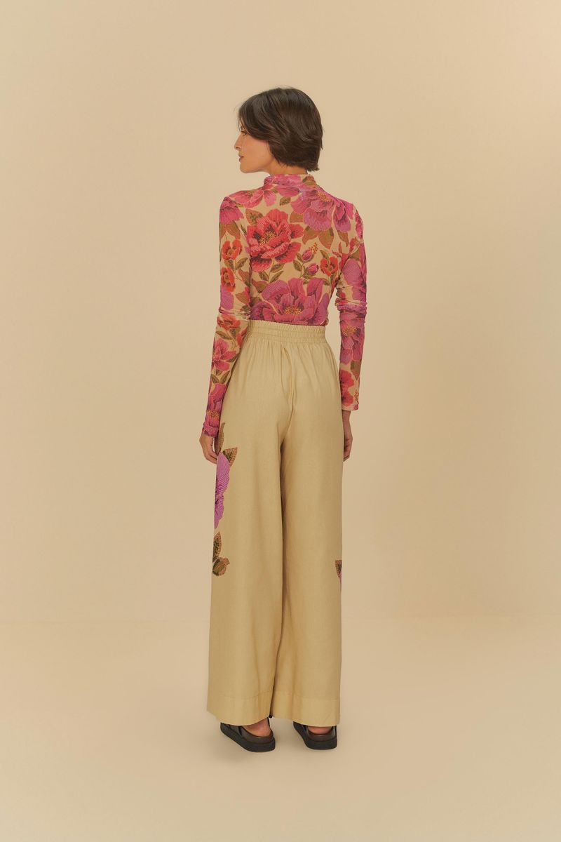 Imagen de detalle posterior del pantalón estampado floral