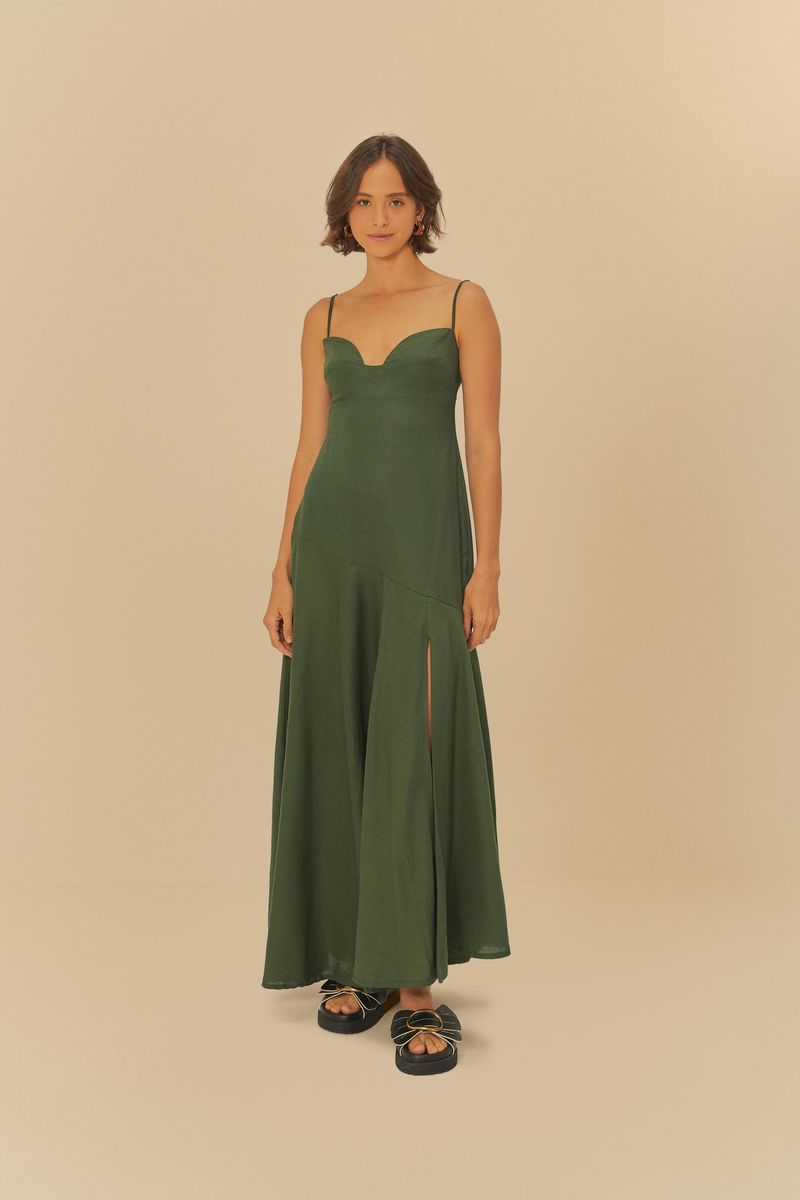 Vestido-largo-verde-oscuro-con-tirantes-delgados-y-abertura-frontal-visto-de-frente.