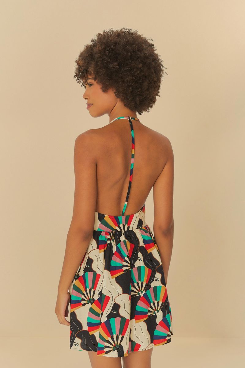 Vista trasera del vestido mostrando el diseño de un solo frente.