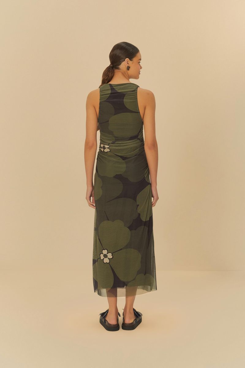 Vista-trasera-del-vestido-destacando-el-estampado-floral-y-el-ajuste-al-cuerpo.