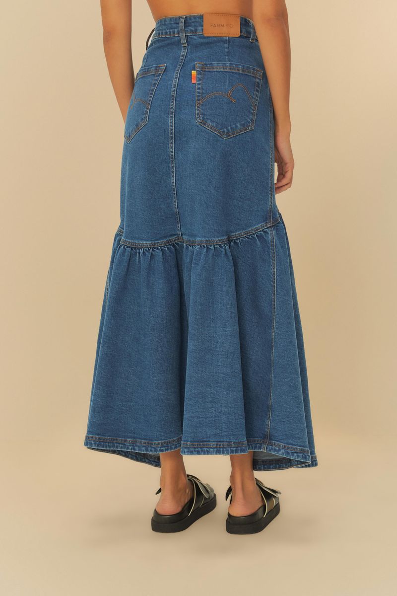 Saia-jeans-midi-con-recorte-y-botones-vista-trasera-mostrando-los-bolsillos.