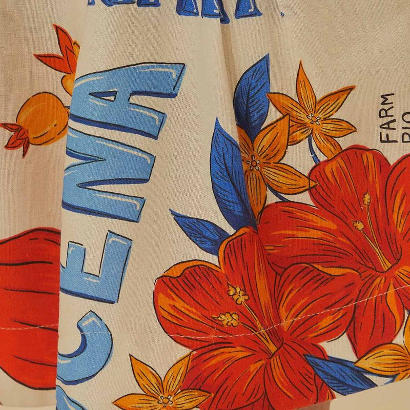 Vista-trasera-del-short-estampado-mostrando-detalles-de-la-estampa.