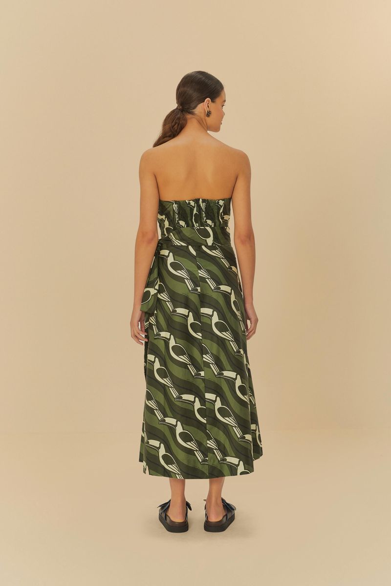 Vestido-largo-estampado-con-diseño-grafico-de-tucanes-en-tonos-verdes-visto-desde-atras.